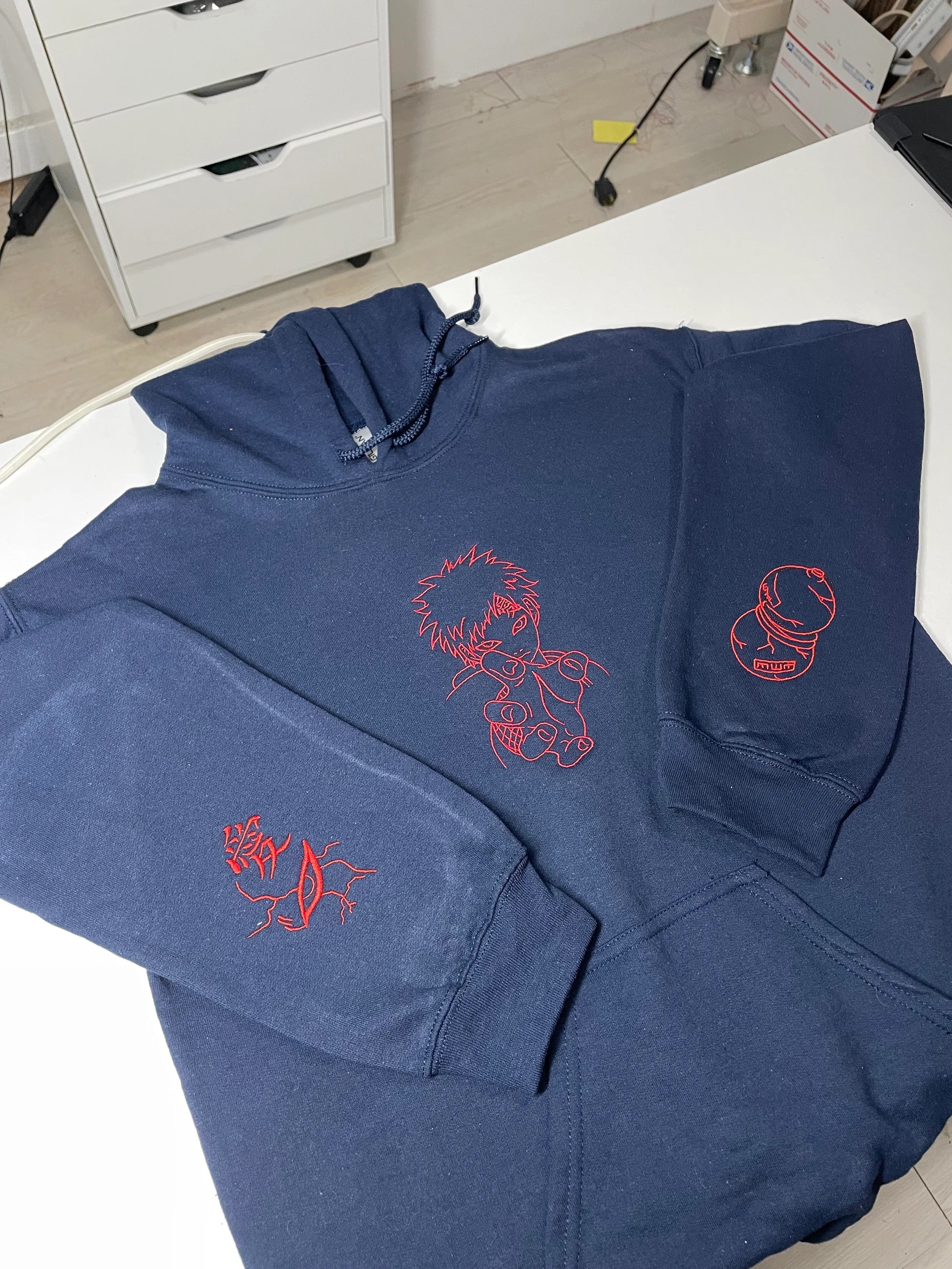 desert red head embroidered Sweatshirt/Hoodie